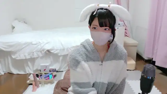 Snapshot of clara_6x9 chatting on October 2025 02:16:02 PM clara 6x9 online show from October 2025 02:16:02 PM