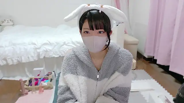 Snapshot of clara_6x9 chatting on October 2025 07:46:01 PM clara 6x9 online show from October 2025 07:46:01 PM