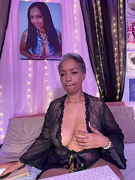 skarlleth 11 online show from November 2025 04:22:01 PM