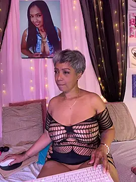 skarlleth 11 online show from November 2025 02:07:02 PM