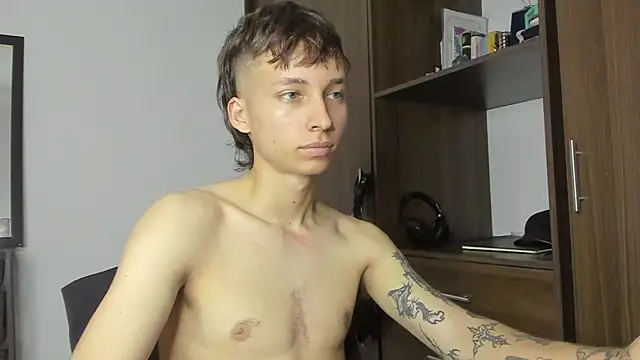 Snapshot of spacehumanz chatting on October 2025 09:47:01 PM spacehumanz online show from October 2025 09:47:01 PM