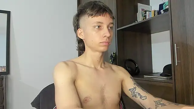 Snapshot of spacehumanz chatting on October 2025 02:32:01 AM spacehumanz online show from October 2025 02:32:01 AM