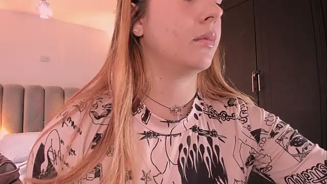 Snapshot of AlliceLover chatting on October 2025 11:53:02 AM AlliceLover online show from October 2025 11:53:02 AM