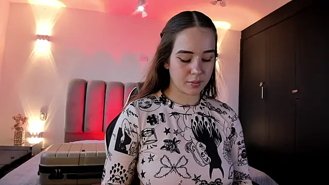 Snapshot of AlliceLover chatting on April 2026 12:00:01 PM AlliceLover online show from April 2026 12:00:01 PM