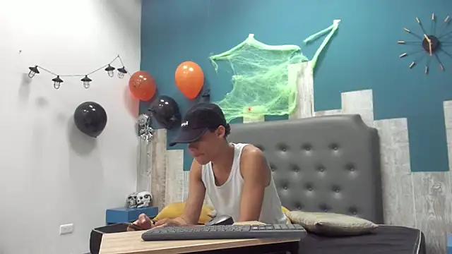 Ian1  online show from October 2025 11:20:02 AM