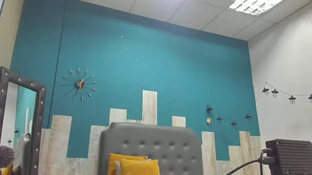 Ian1  online show from November 2025 12:09:01 PM