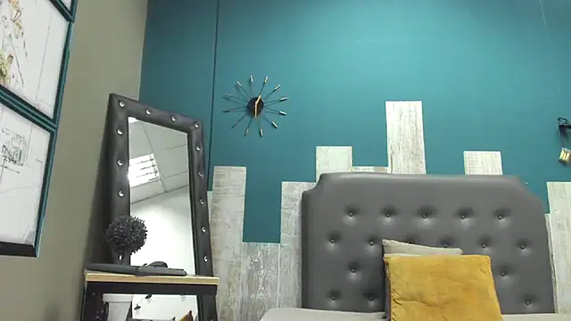 Ian1  online show from November 2025 12:31:02 PM