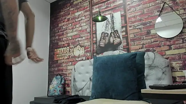 Ian1  online show from November 2025 12:32:02 PM