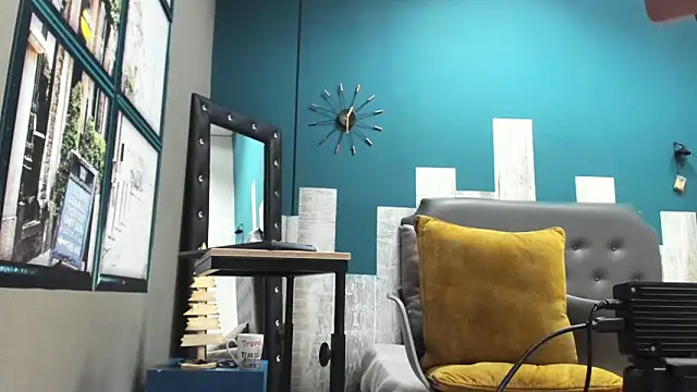 Ian1  online show from November 2025 12:05:01 PM