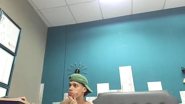 Ian1  online show from November 2025 04:35:02 AM