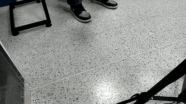 Ian1  online show from November 2025 11:32:02 AM