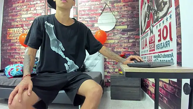 Ian1  online show from October 2025 11:09:01 AM