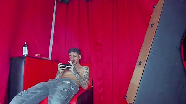 Snapshot of extreme_hot_crazy chatting on October 2025 04:58:02 AM extreme hot crazy online show from October 2025 04:58:02 AM