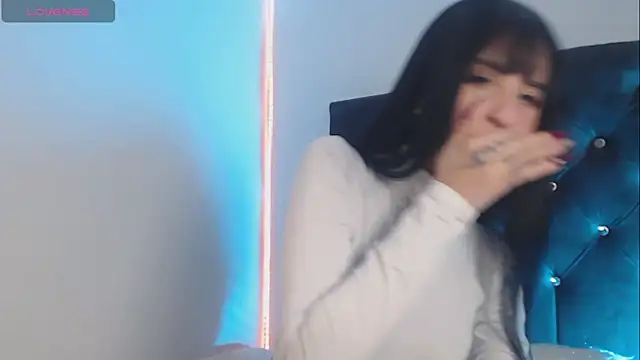 Lia  1 online show from October 2025 01:22:02 PM