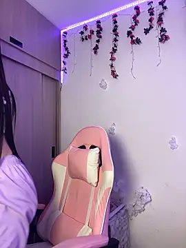 Lia  1 online show from January 2026 10:48:02 PM