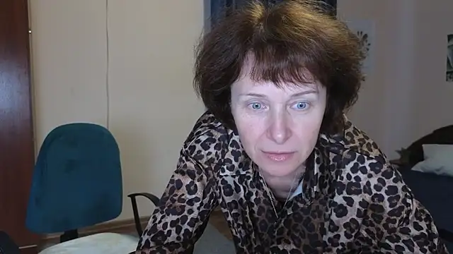 Lia Tito online show from November 2025 05:03:01 AM