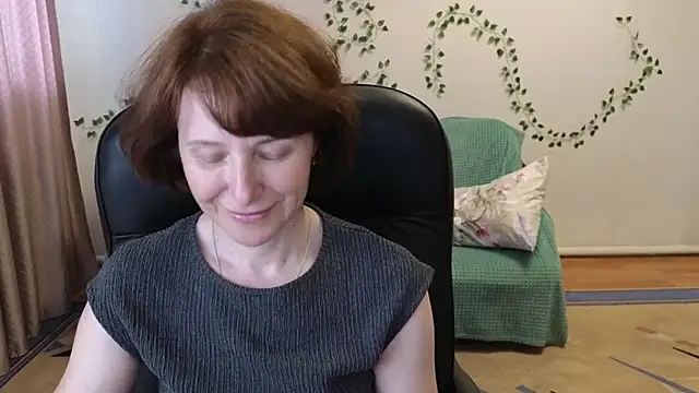 Lia Tito online show from May 2026 01:32:02 PM