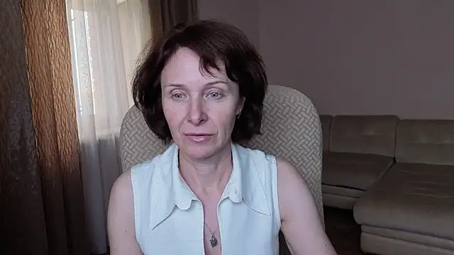 Lia Tito online show from September 2025 02:12:01 PM