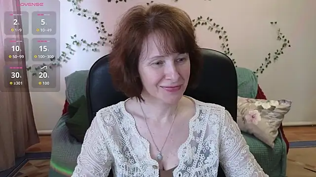 Lia Tito online show from April 2026 12:18:02 PM