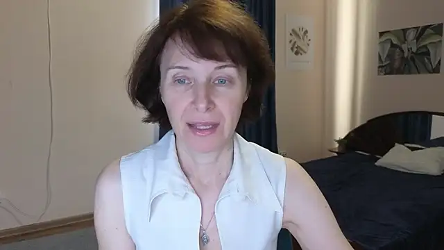 Lia Tito online show from November 2025 06:03:01 AM