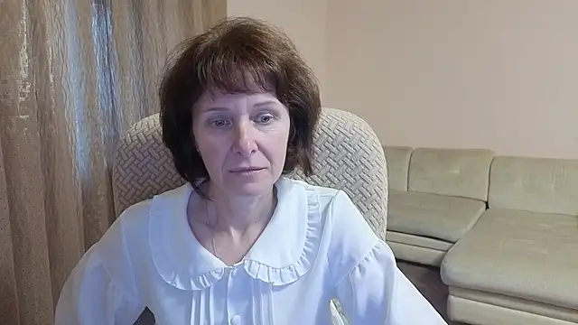 Lia Tito online show from October 2025 02:18:02 PM