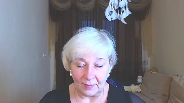 Snapshot of Milana_Milky chatting on November 2025 05:00:02 AM Milana Milky online show from November 2025 05:00:02 AM