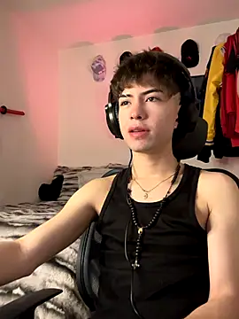 Snapshot of Tonerii chatting on October 2025 01:07:02 AM Tonerii online show from October 2025 01:07:02 AM