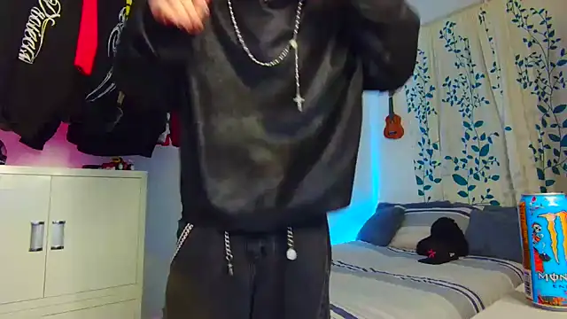 Snapshot of Tonerii chatting on September 2025 12:22:02 AM Tonerii online show from September 2025 12:22:02 AM