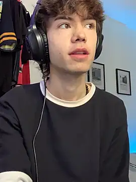 Snapshot of Tonerii chatting on September 2025 01:17:01 AM Tonerii online show from September 2025 01:17:01 AM