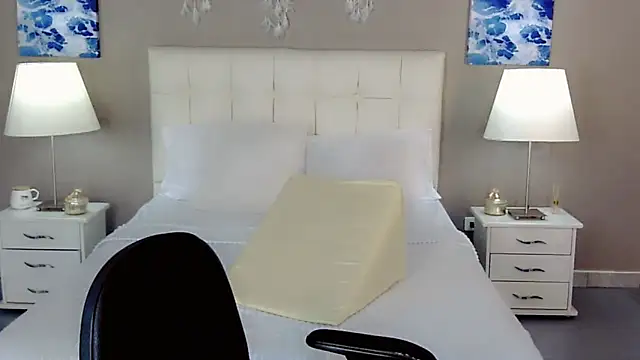 maddissonivanova online show from September 2025 07:16:01 PM