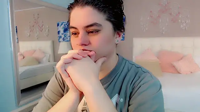 maddissonivanova online show from April 2026 07:07:02 PM