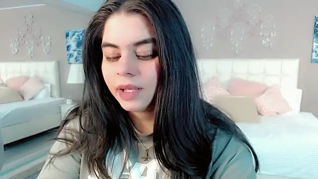 maddissonivanova online show from April 2026 07:09:01 PM