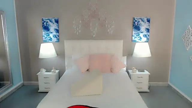 maddissonivanova online show from November 2025 07:03:01 PM