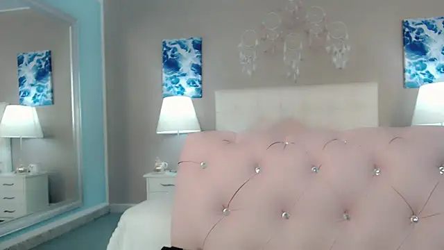 maddissonivanova online show from December 2025 06:52:01 PM