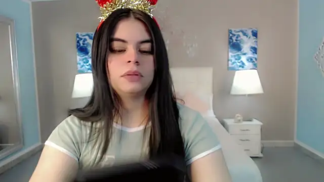 maddissonivanova online show from December 2025 06:50:02 PM