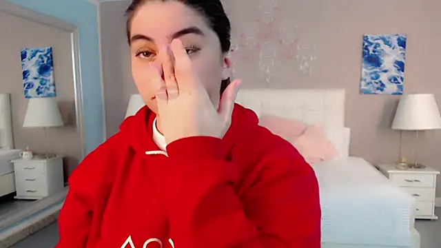 maddissonivanova online show from April 2026 07:10:02 PM