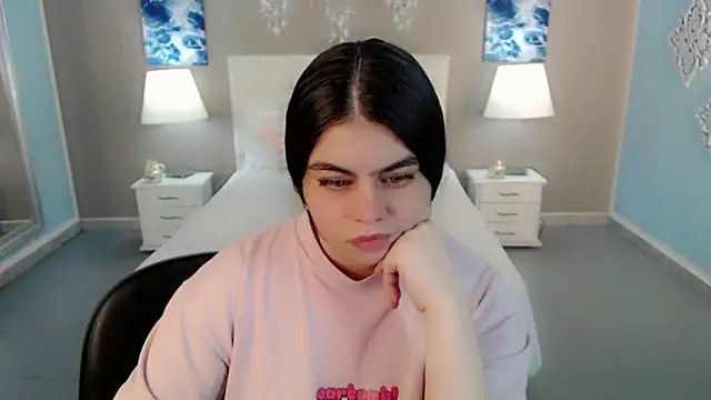 maddissonivanova online show from December 2025 07:18:02 PM