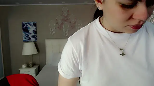 maddissonivanova online show from October 2025 07:10:01 PM