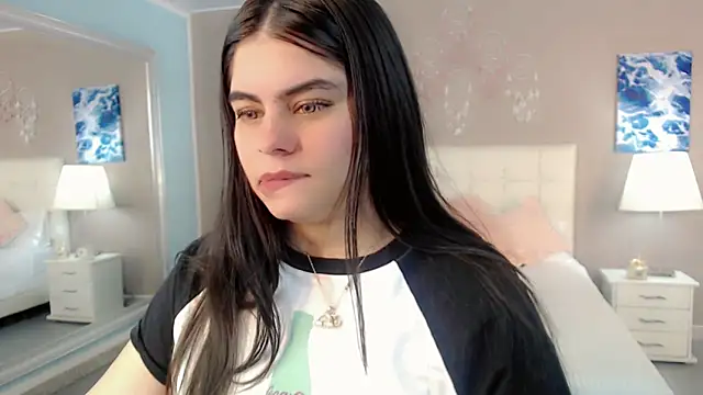 maddissonivanova online show from December 2025 07:24:01 PM