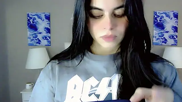 maddissonivanova online show from October 2025 07:17:01 PM