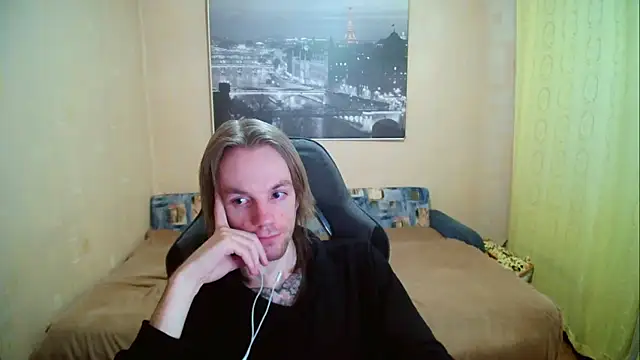 Snapshot of AdamDickens chatting on September 2025 08:26:02 PM AdamDickens online show from September 2025 08:26:02 PM
