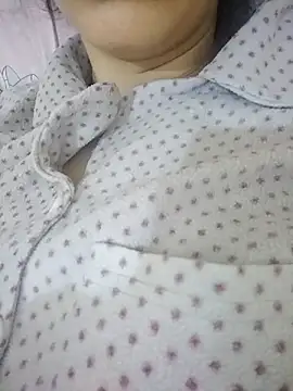 Snapshot of Miss-Lynda chatting on November 2025 03:56:01 PM Miss-Lynda online show from November 2025 03:56:01 PM