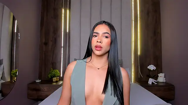 LucySalvatore  online show from September 2025 02:00:02 PM