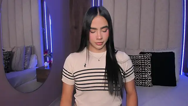 LucySalvatore  online show from February 2026 09:37:02 PM