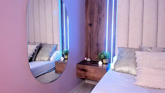 LucySalvatore  online show from December 2025 05:47:02 PM