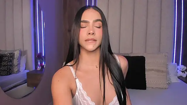 LucySalvatore  online show from March 2026 11:00:01 PM