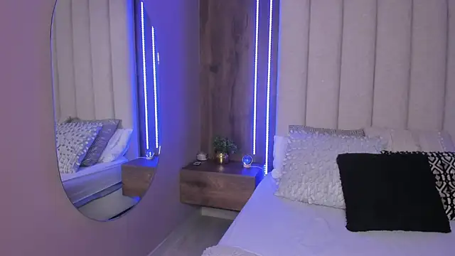 LucySalvatore  online show from January 2026 08:24:02 PM