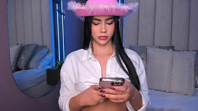 LucySalvatore  online show from October 2025 03:19:02 PM