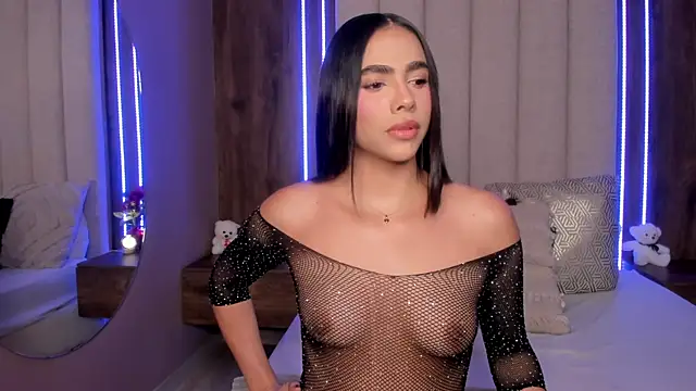 LucySalvatore  online show from April 2026 11:34:02 PM