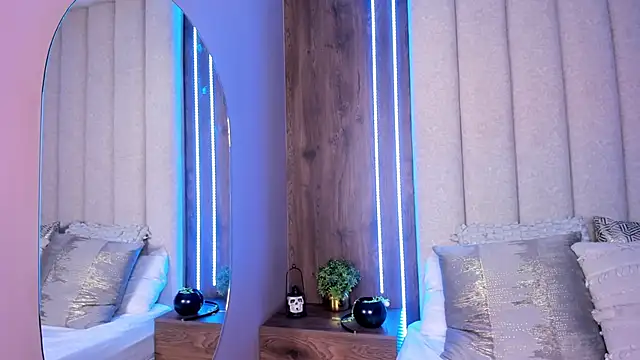 LucySalvatore  online show from November 2025 11:42:02 PM